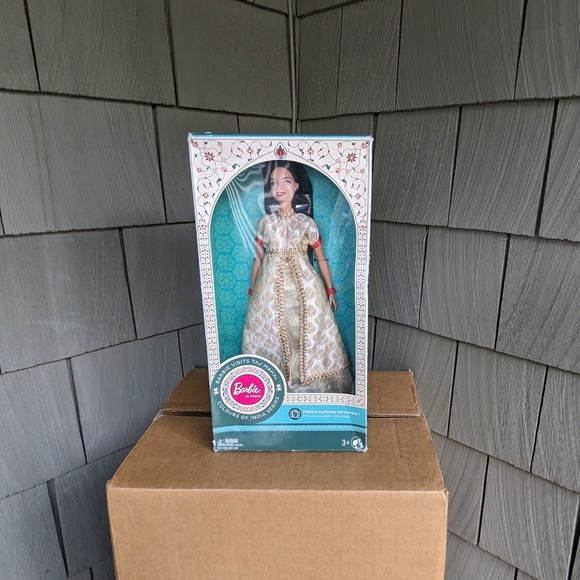 RARE!! New in Box Barbie Doll in India Visits Taj Mahal - Picture 2 of 10